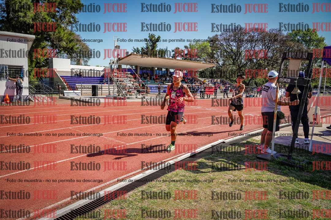 Fotos de los 2400 m de varones