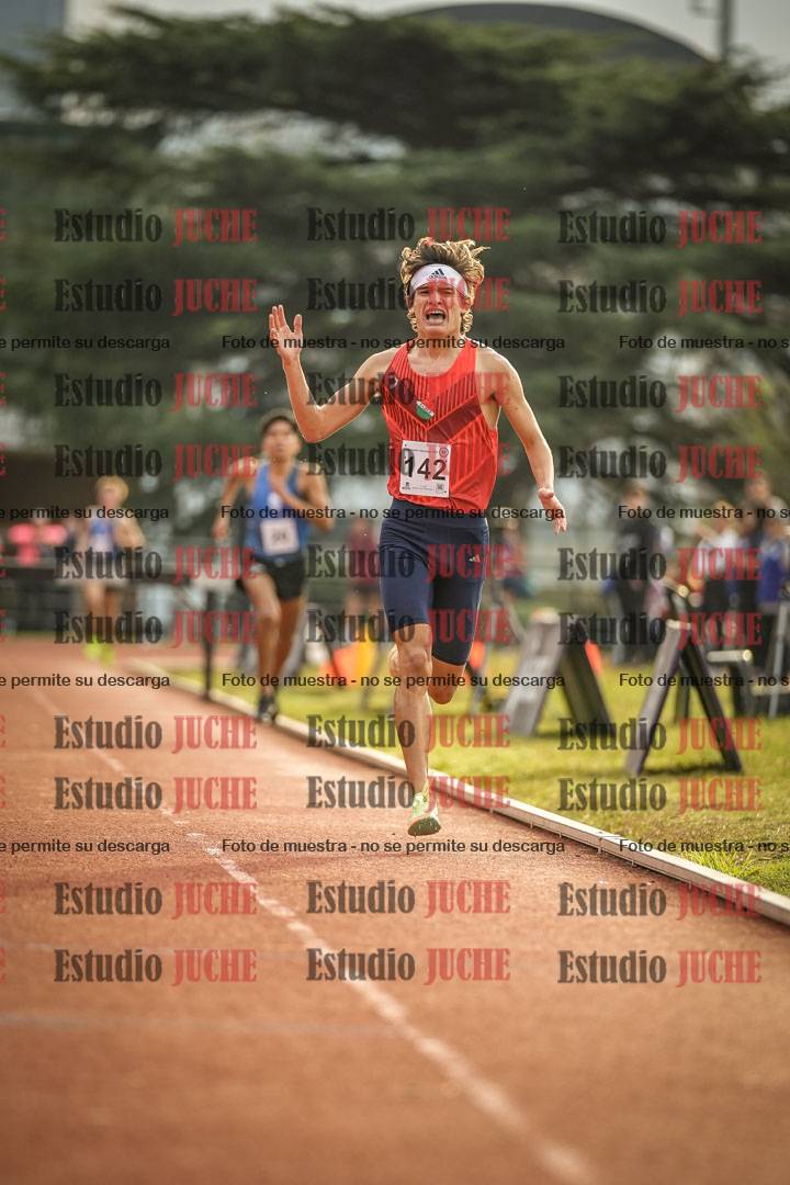 Fotos de los 3000 m con obstáculos de varones