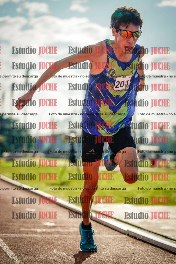 Fotos de los 2000 m con obstáculos de varones