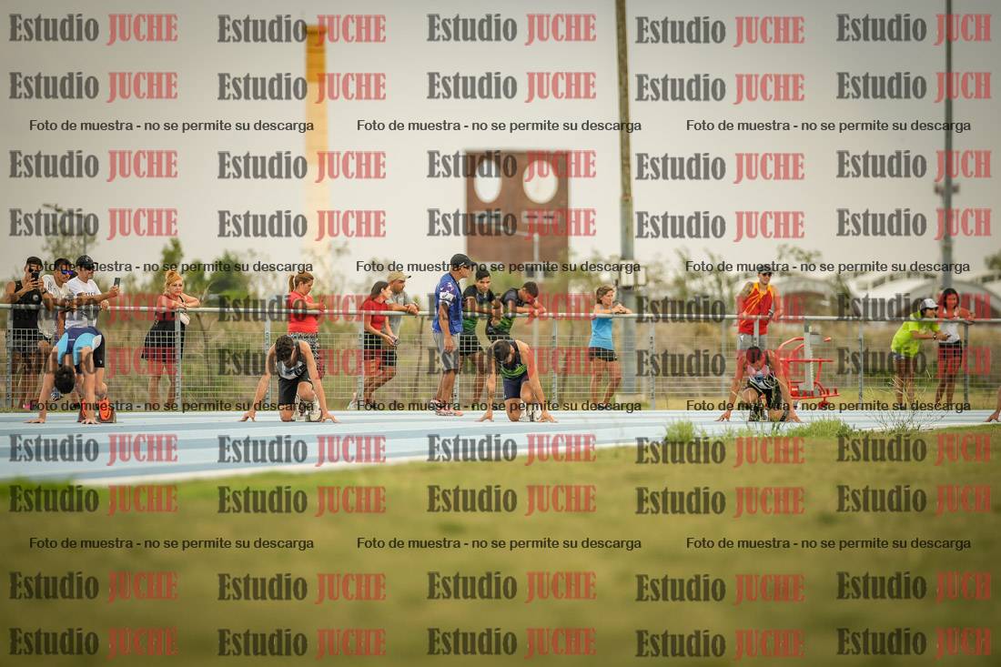Fotos de los 300 m llanos de varones