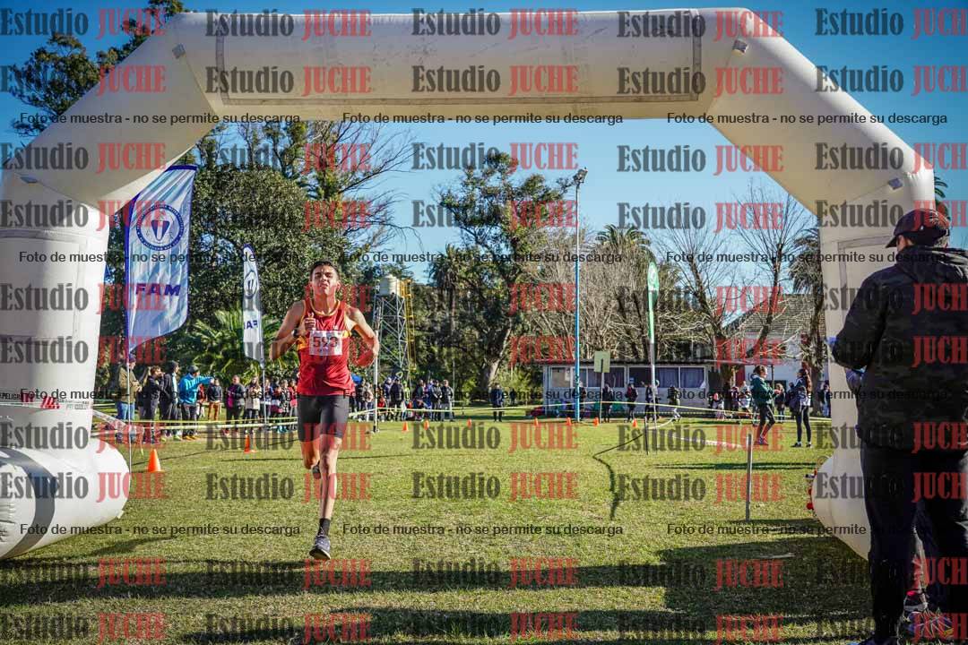 Fotos de la llegada del cross de 4000 m - varones