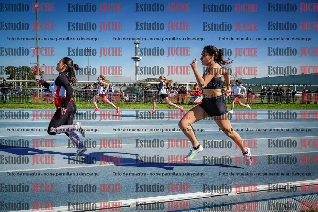 Fotos de los 100 m llanos de mujeres - U17