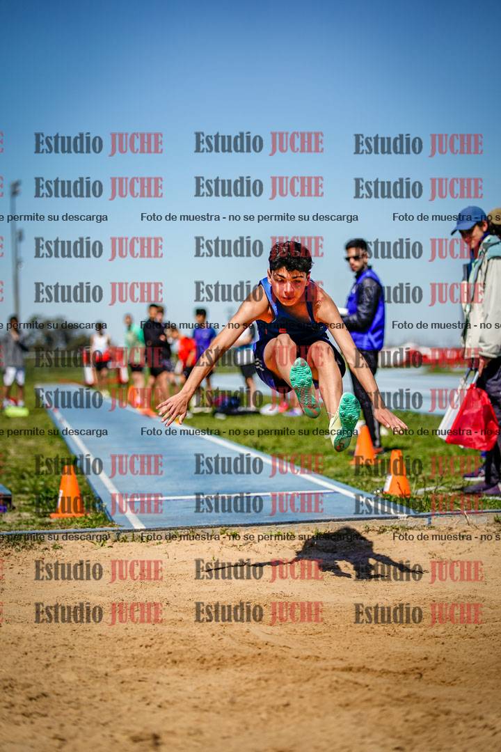 Fotos del salto en largo de varones - U15