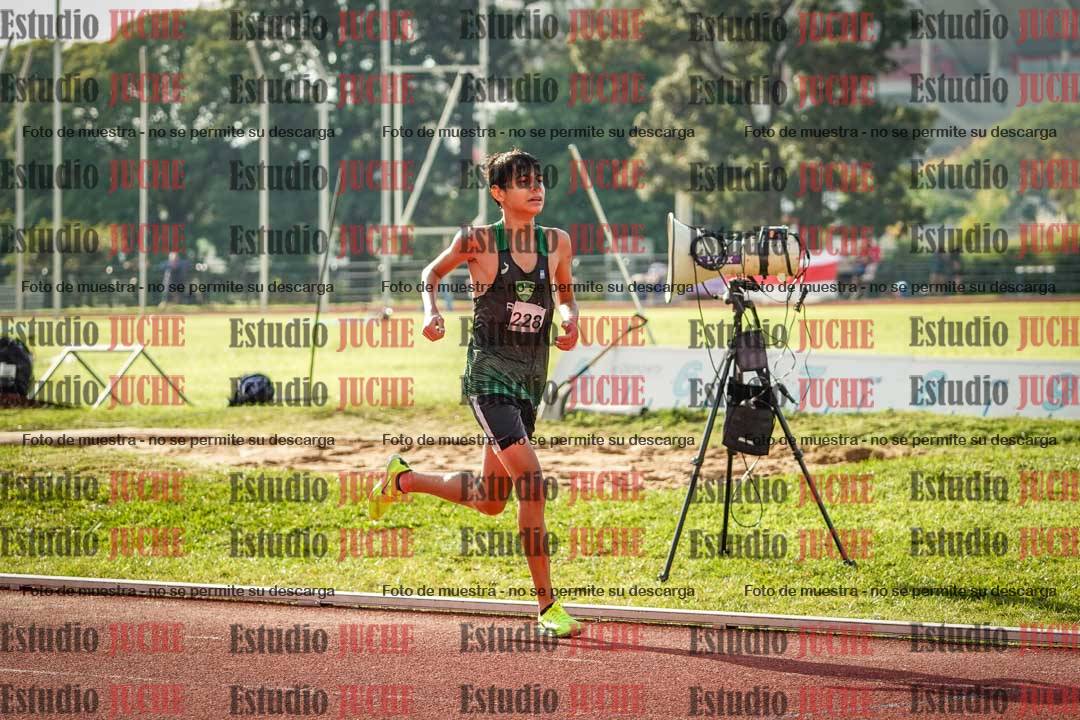 Fotos de los 2000 m con obstáculos de varones
