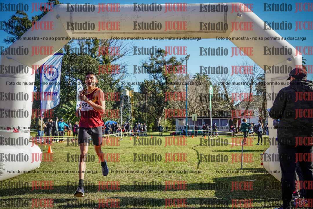 Fotos de la llegada del cross de 4000 m - varones