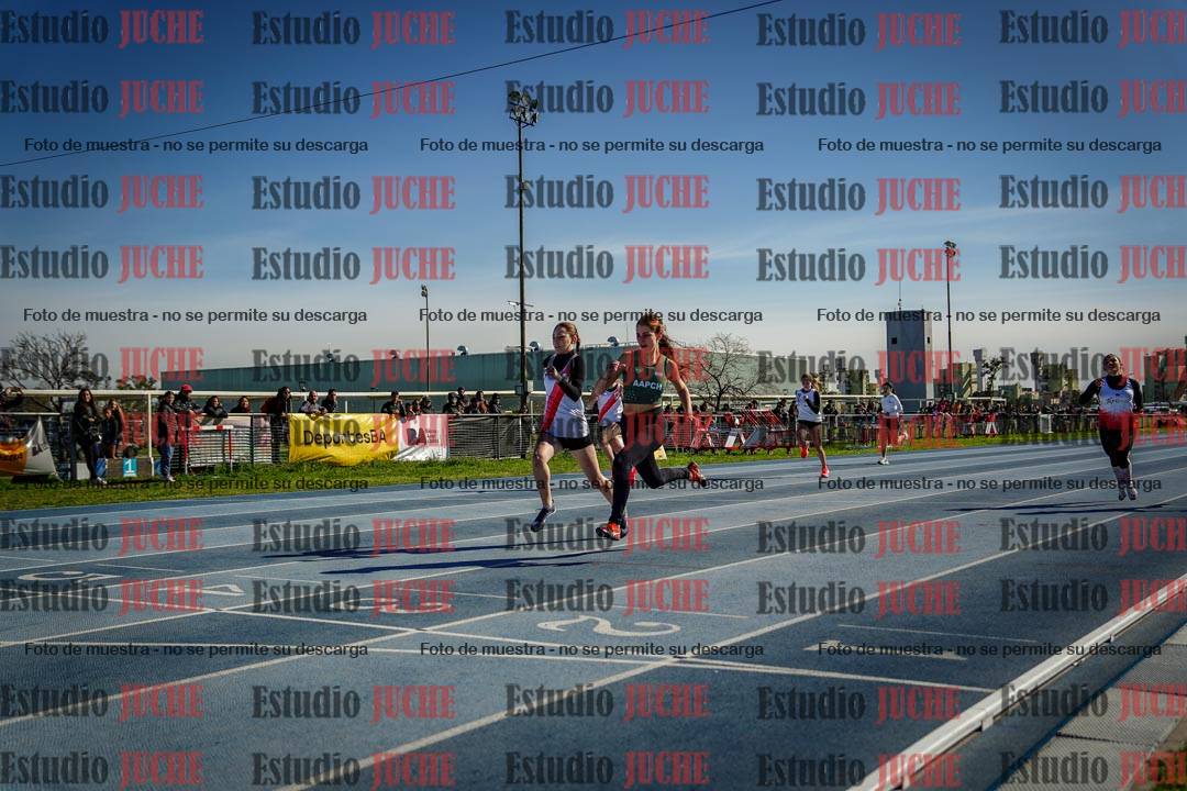 Fotos de los 100 m llanos de mujeres - U17