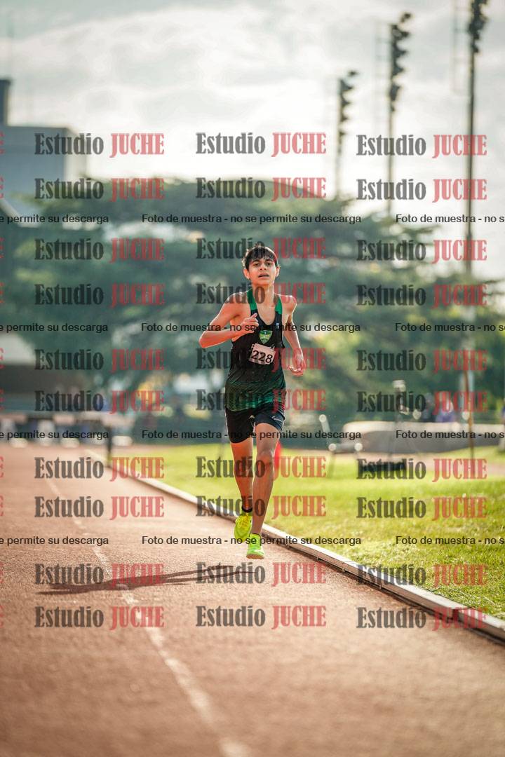 Fotos de los 2000 m con obstáculos de varones