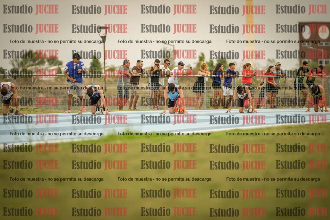 Fotos de los 300 m llanos de varones