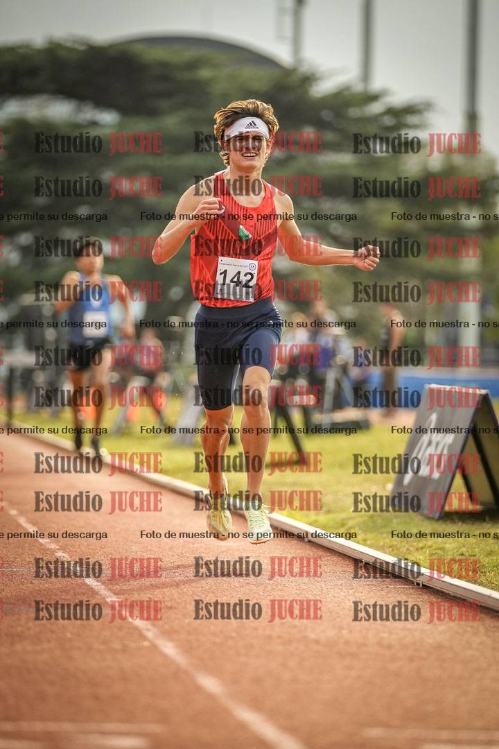 Fotos de los 3000 m con obstáculos de varones