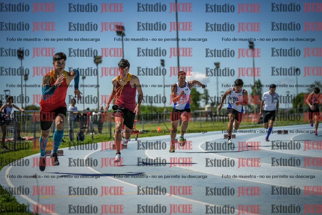 Fotos de los 200 m llanos de varones