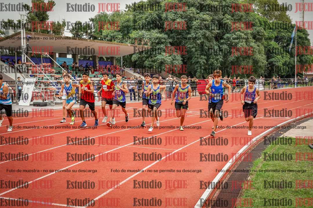 Fotos de los 2400 m llanos de varones