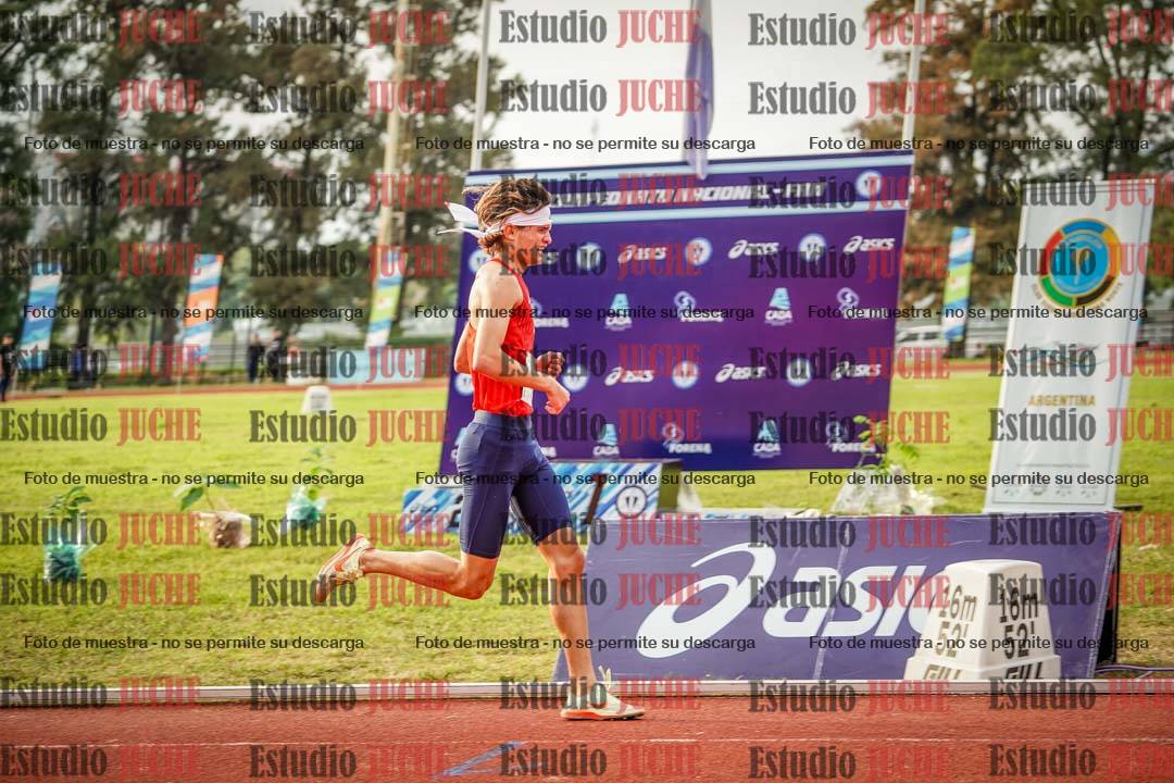 Fotos de los 3000 m con obstáculos de varones