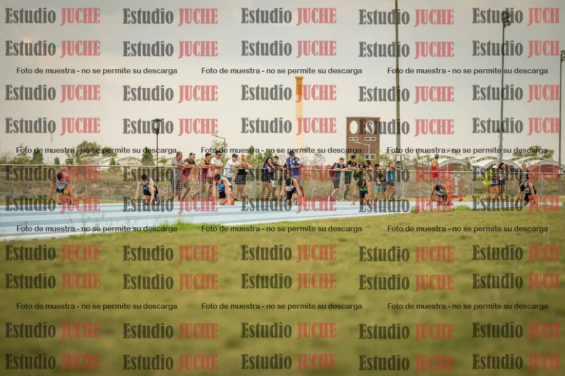 Fotos de los 300 m llanos de varones