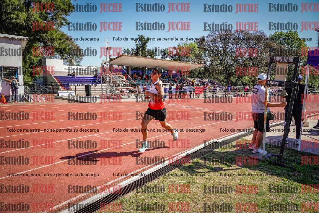 Fotos de los 2400 m de varones