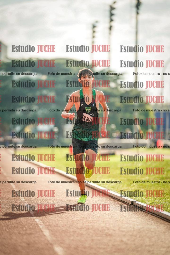 Fotos de los 2000 m con obstáculos de varones