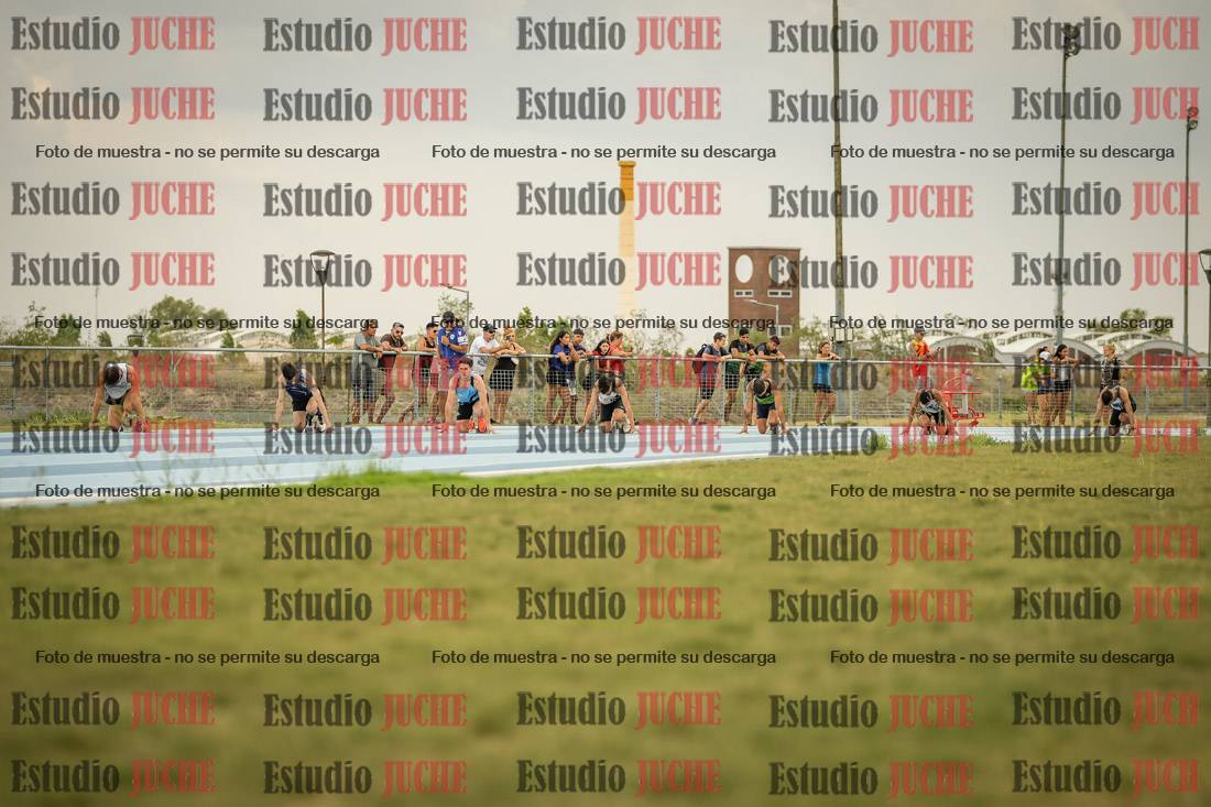 Fotos de los 300 m llanos de varones