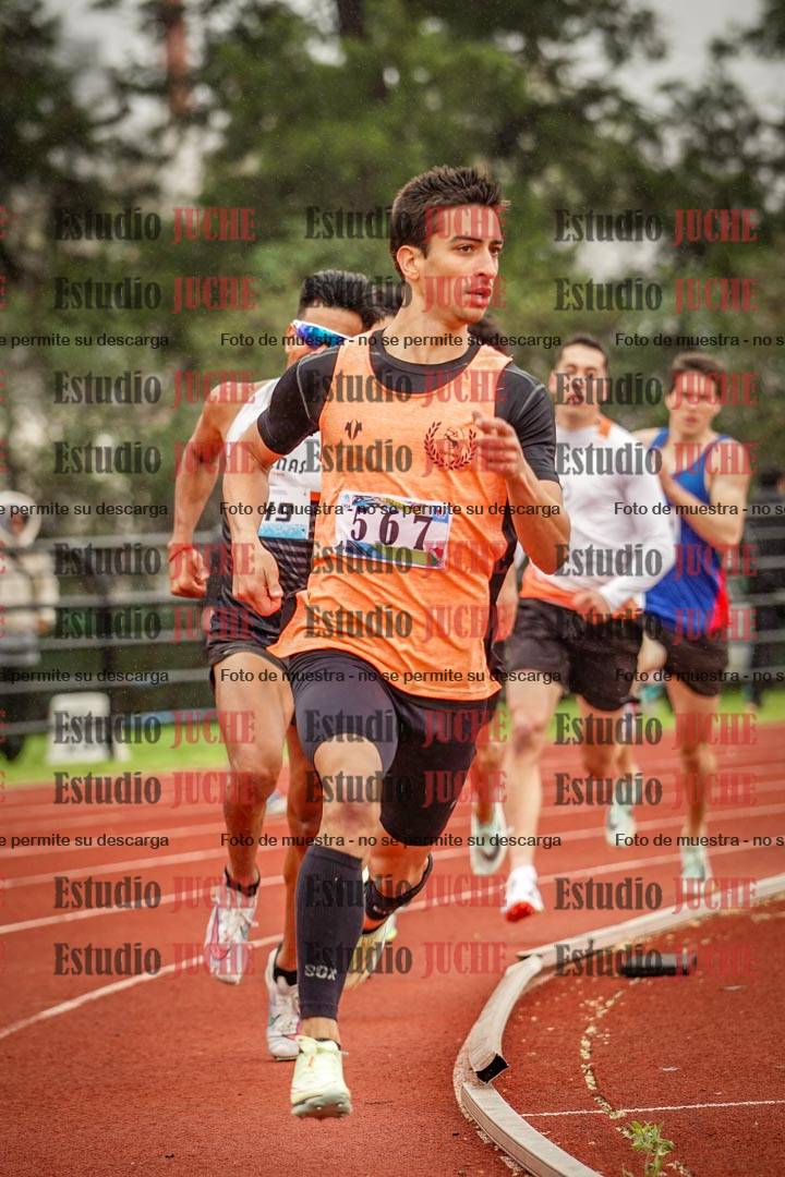 Fotos de los 800 m llanos de varones