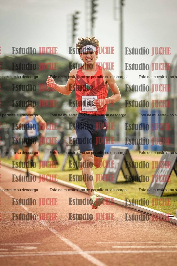 Fotos de los 3000 m con obstáculos de varones