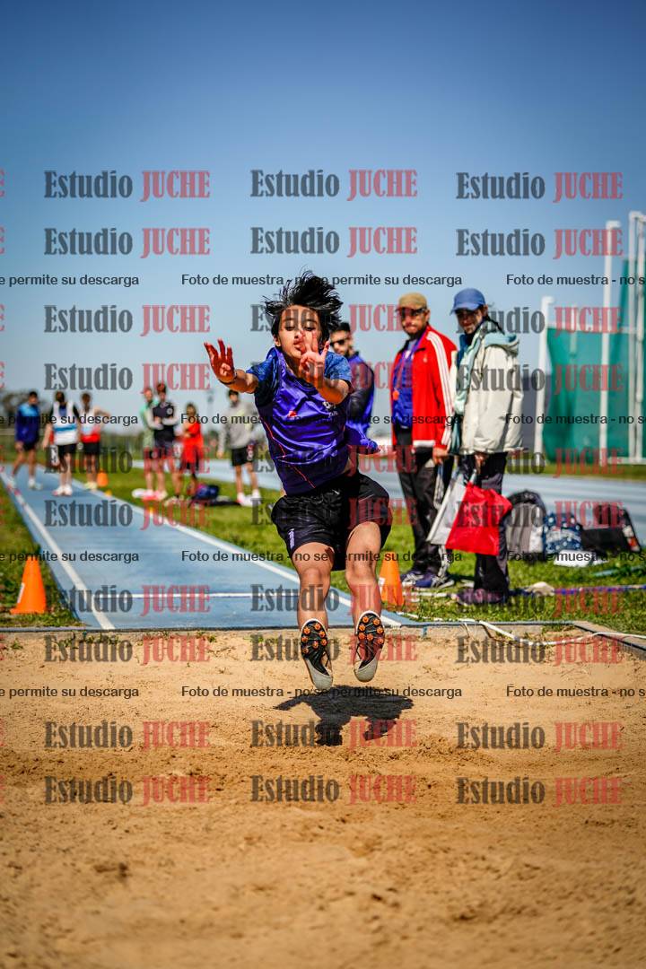 Fotos del salto en largo de varones - U15