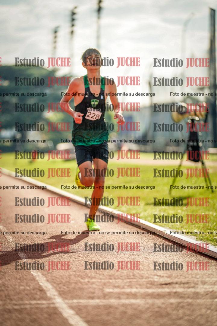 Fotos de los 2000 m con obstáculos de varones