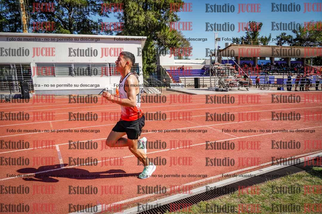 Fotos de los 2400 m de varones