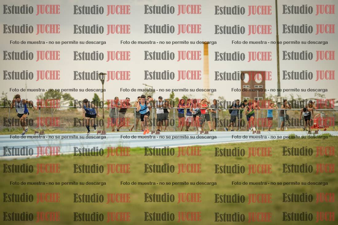 Fotos de los 300 m llanos de varones