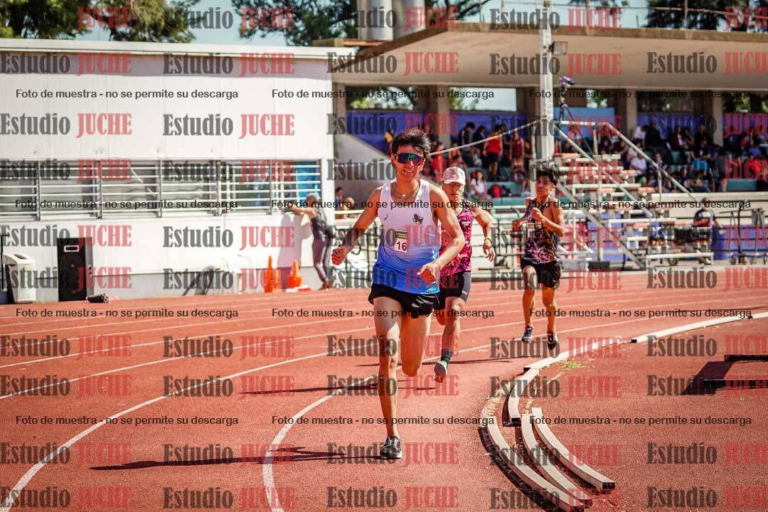 Fotos de los 2400 m de varones