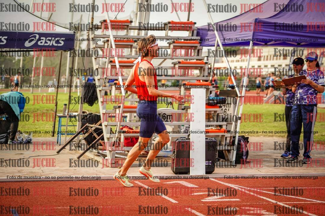 Fotos de los 3000 m con obstáculos de varones