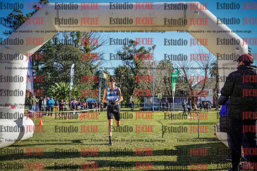 Fotos de la llegada del cross de 4000 m - varones