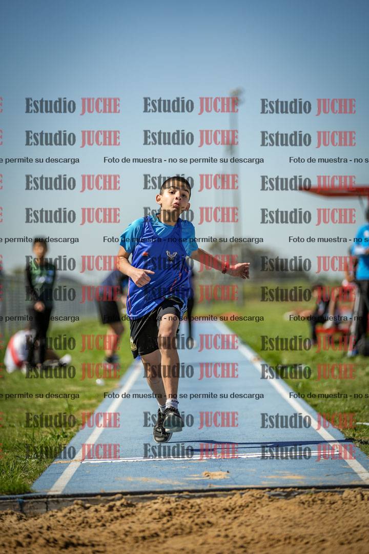 Fotos del salto en largo de varones - U12