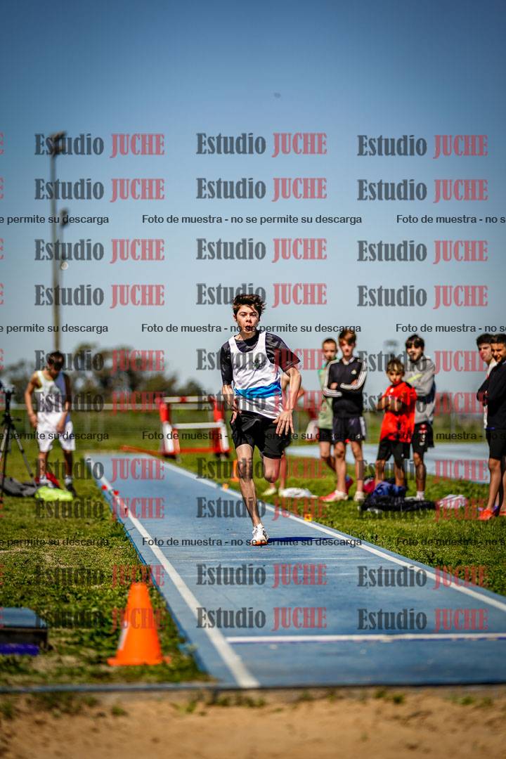 Fotos del salto en largo de varones - U15