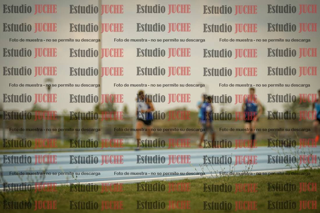 Fotos de los 300 m llanos de varones