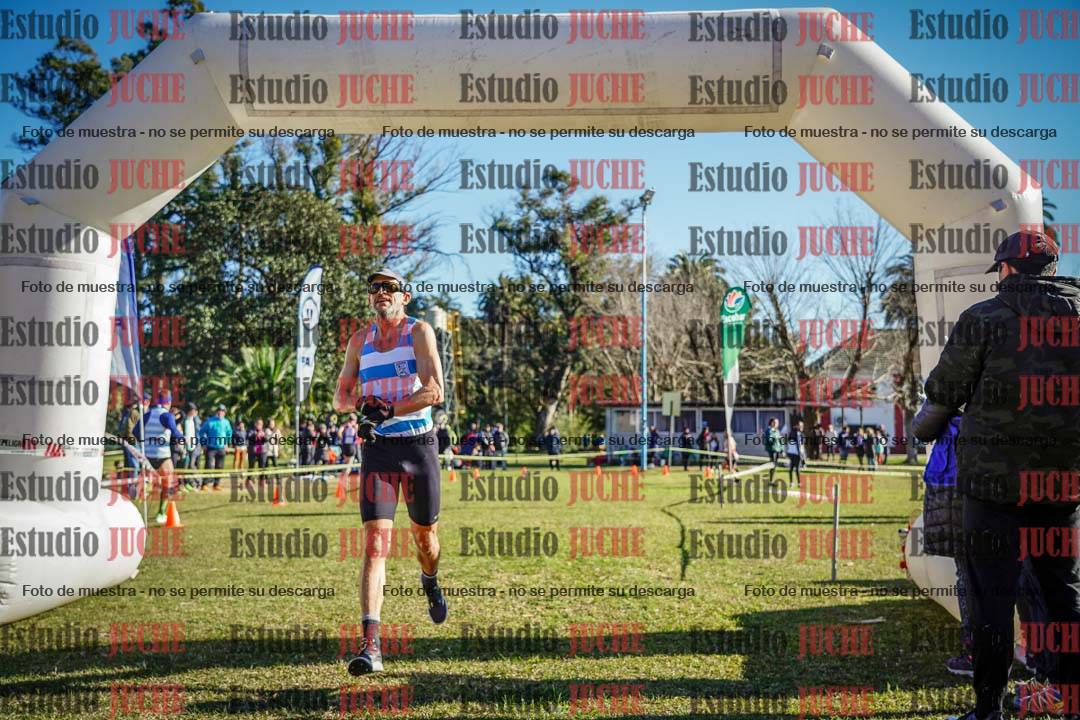 Fotos de la llegada del cross de 4000 m - varones