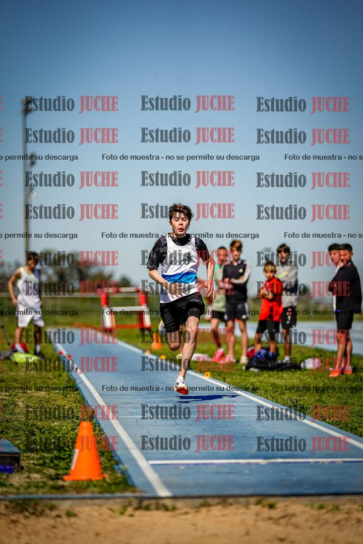 Fotos del salto en largo de varones - U15