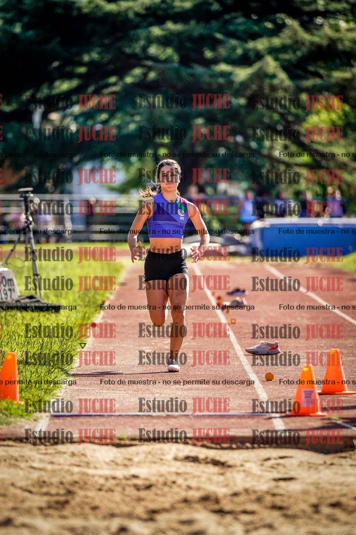 Fotos del salto en largo de mujeres