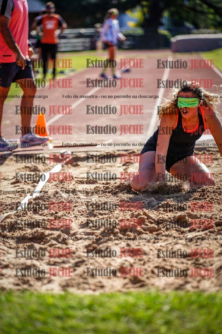 Fotos del salto en largo de mujeres y varones - COPAR