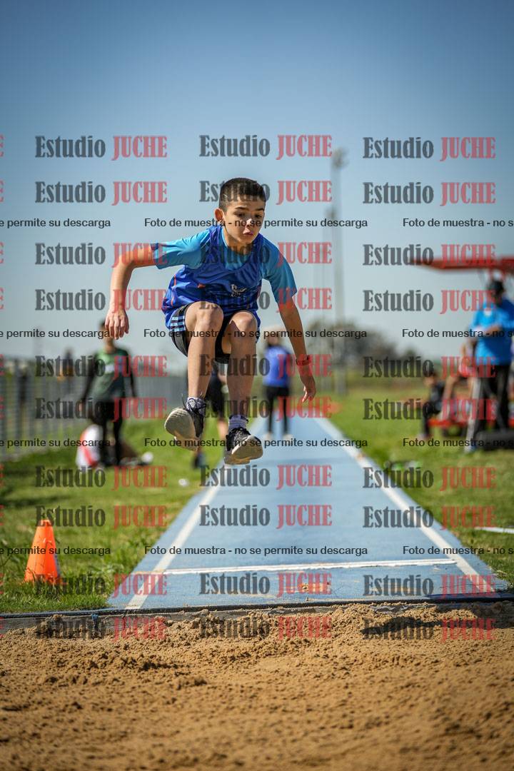Fotos del salto en largo de varones - U12