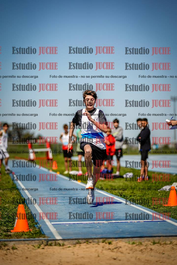 Fotos del salto en largo de varones - U15