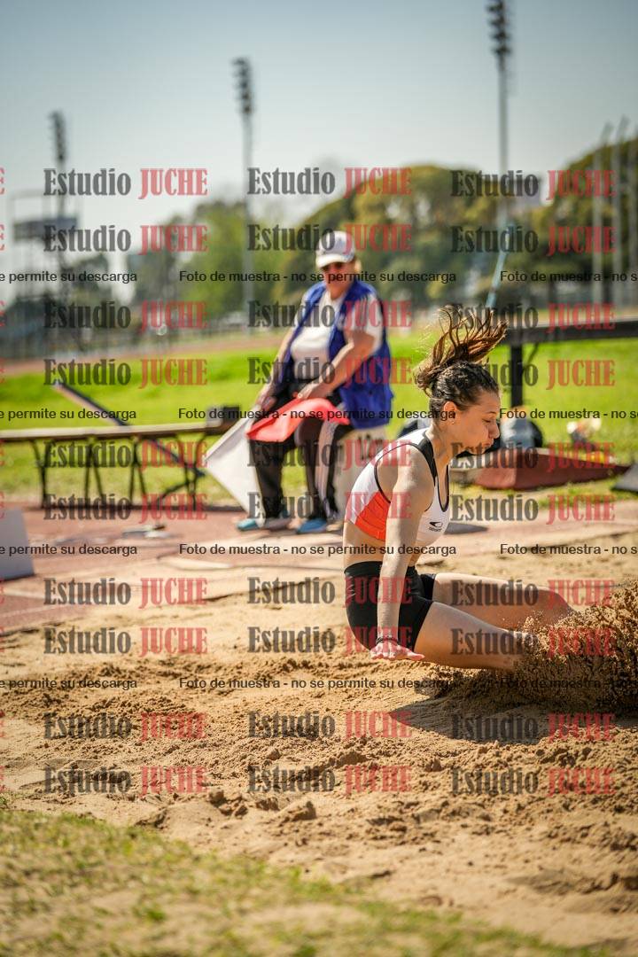Fotos del salto en largo de mujeres - ambas categorías