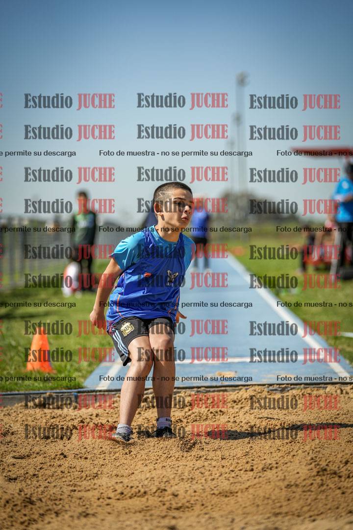 Fotos del salto en largo de varones - U12