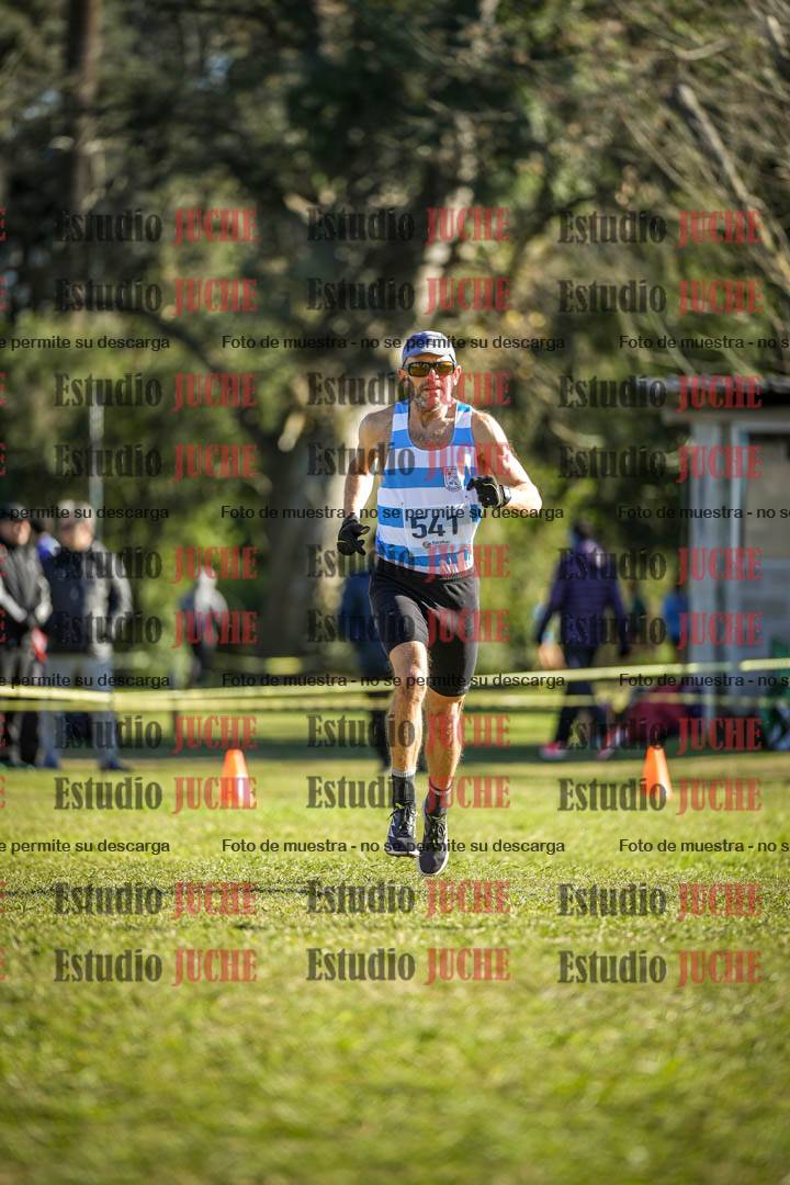 Fotos de la llegada del cross de 4000 m - varones