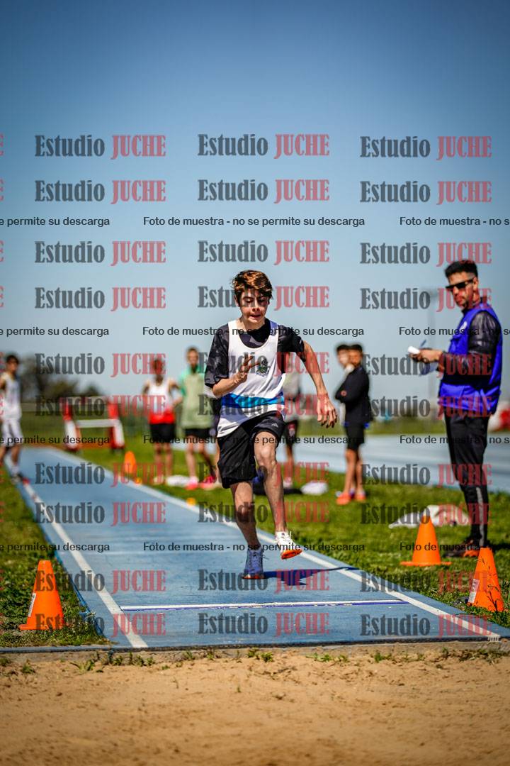 Fotos del salto en largo de varones - U15