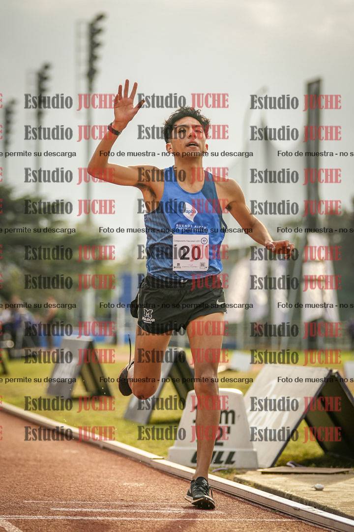 Fotos de los 3000 m con obstáculos de varones