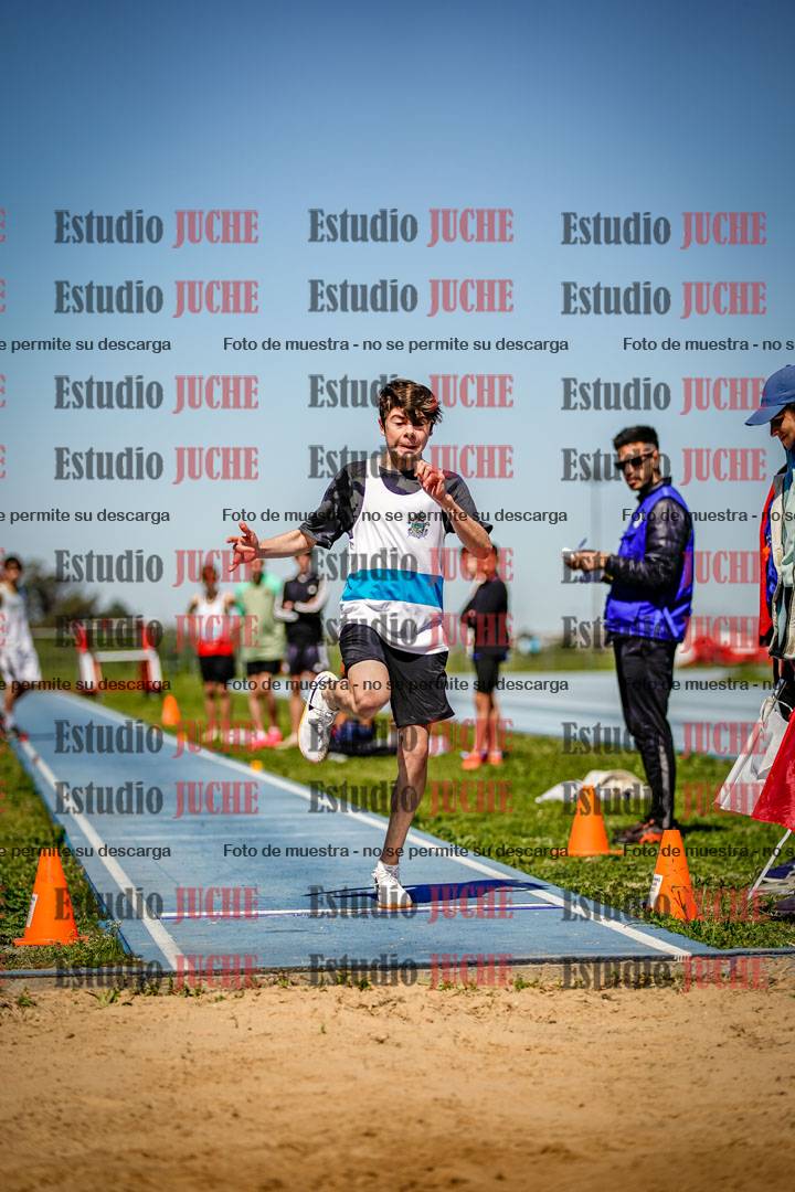 Fotos del salto en largo de varones - U15