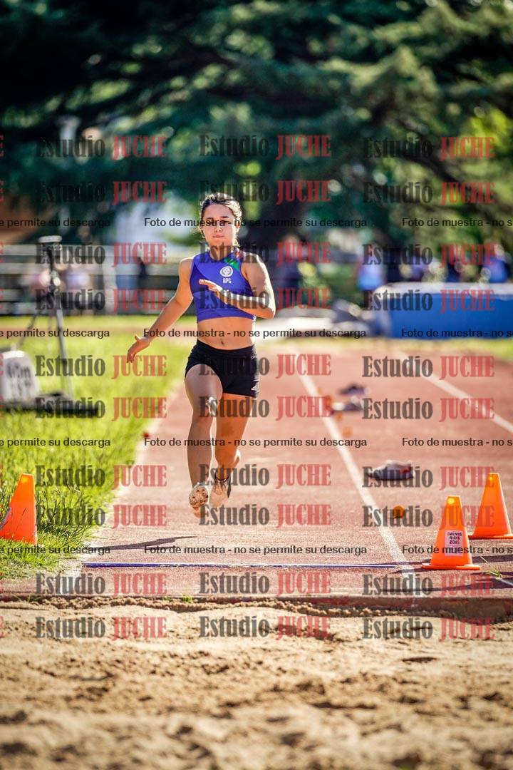 Fotos del salto en largo de mujeres