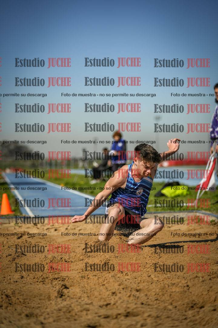 Fotos del salto en largo de varones