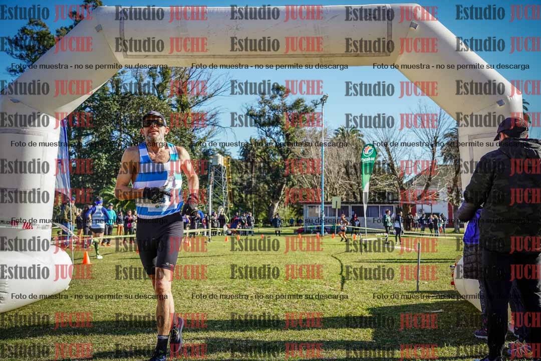 Fotos de la llegada del cross de 4000 m - varones