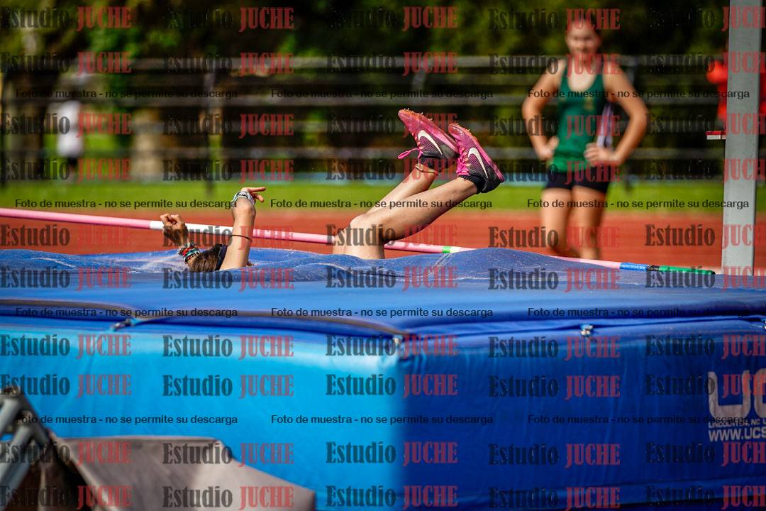 Fotos del salto en alto de mujeres - hexatlón 2
