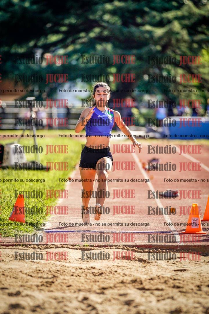 Fotos del salto en largo de mujeres
