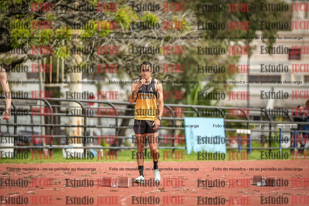 Fotos de los 200 m llanos de varones